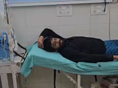 हिसार में पुलिस मुठभेड़ में घायल बदमाश पवन उर्फ मूसा का अस्पताल में इलाज चल रहा है। - Dainik Bhaskar