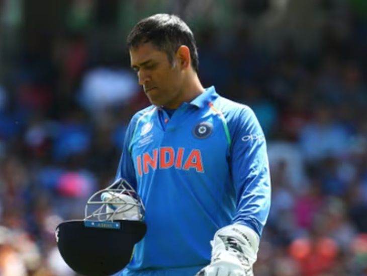 4 जनवरी 2017 को एमएस धोनी ने वनडे और टी20 कप्तानी छोड़ दी थी।