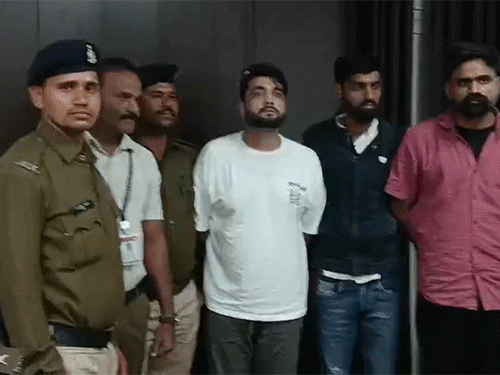 करन दीप सिंह दूसरे राज्य से हेरोइन लाकर मोहित हिंदूजा को देता था।