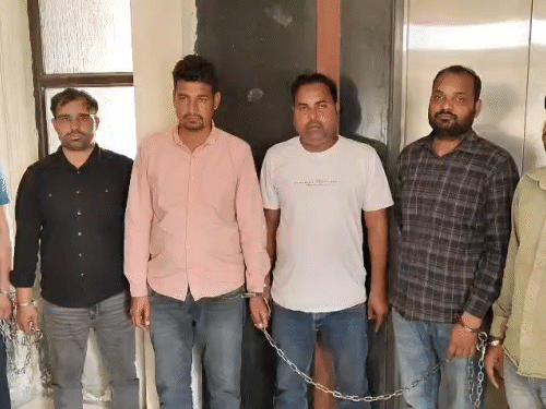 रायपुर पुलिस ने GATE परीक्षा में शामिल 3 परीक्षार्थियों संग 3 साल्वर को पकड़ा