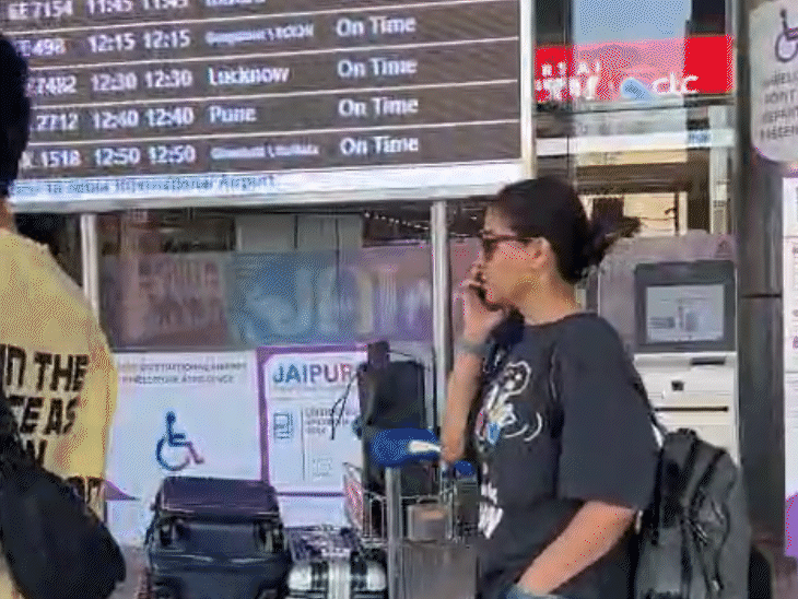 जयपुर में परफॉर्म करने के बाद सुनिधि मुम्बई के लिए रवाना हो गई।