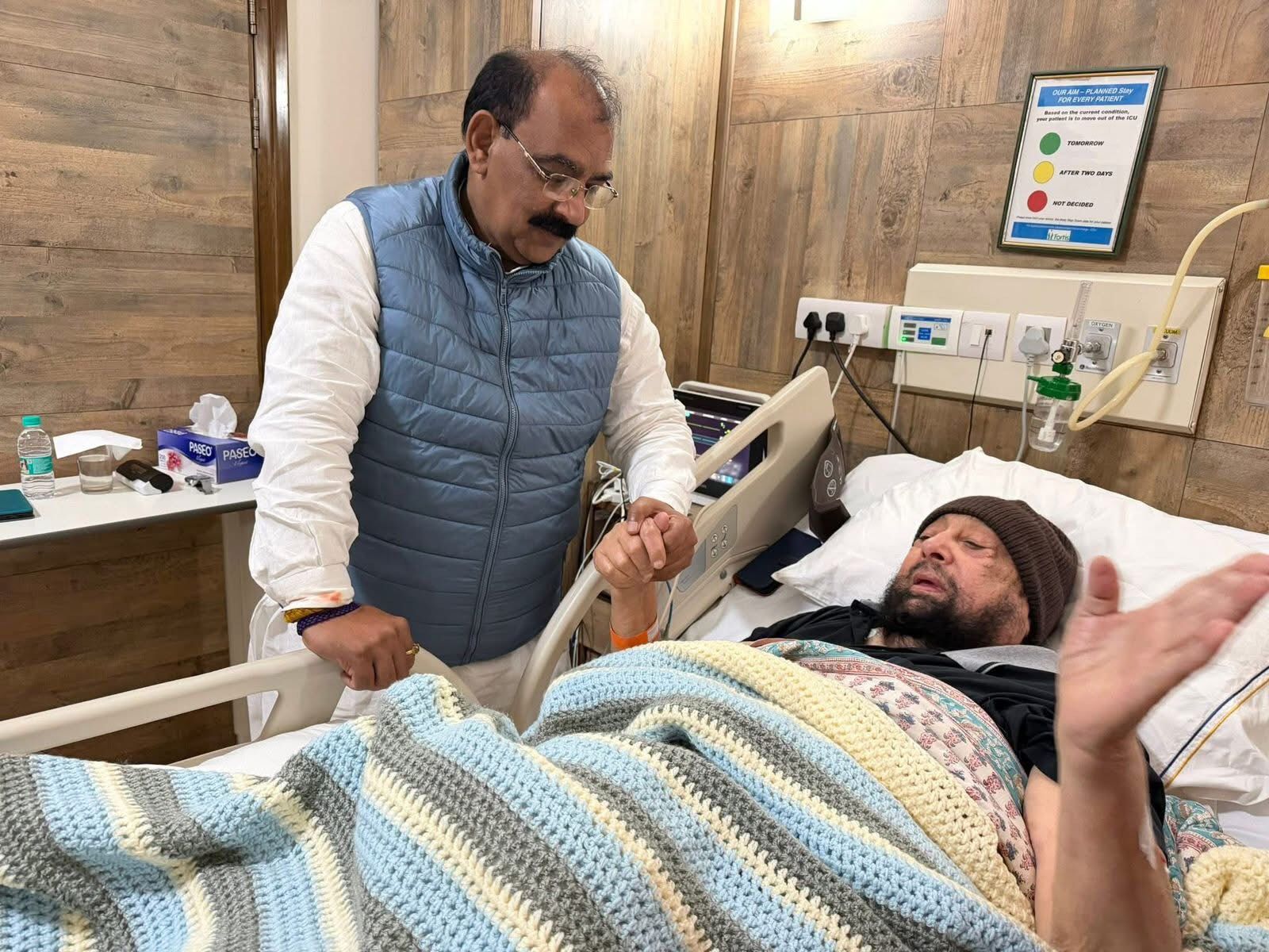 कैप्टन के अस्पताल में भर्ती रहने के दौरान भाजपा के वर्किंग प्रधान अश्वनी शर्मा ने उनसे मुलाकात की थी। - फाइल फोटो