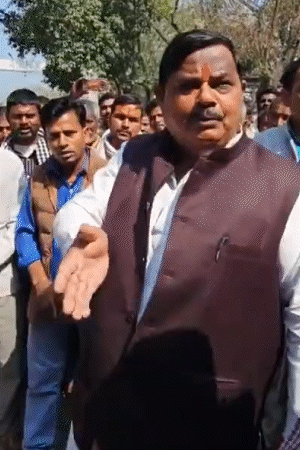 विधायक ने कहा- कोतवाल अपनी मनमानी कर रहे हैं। बीजेपी कार्यकर्ताओं पर जबरन कार्रवाई हो रही है।