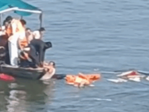 Varanasi Ganga Boat Accident: 5 Rescued, Small Boat Sinks Near Tulsi Ghat