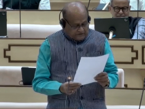 विधानसभा में बीजेपी के कालीचरण सराफ ने जयपुर की नीरजा मोदी स्कूल की मान्यता का मुद्दा उठाया।