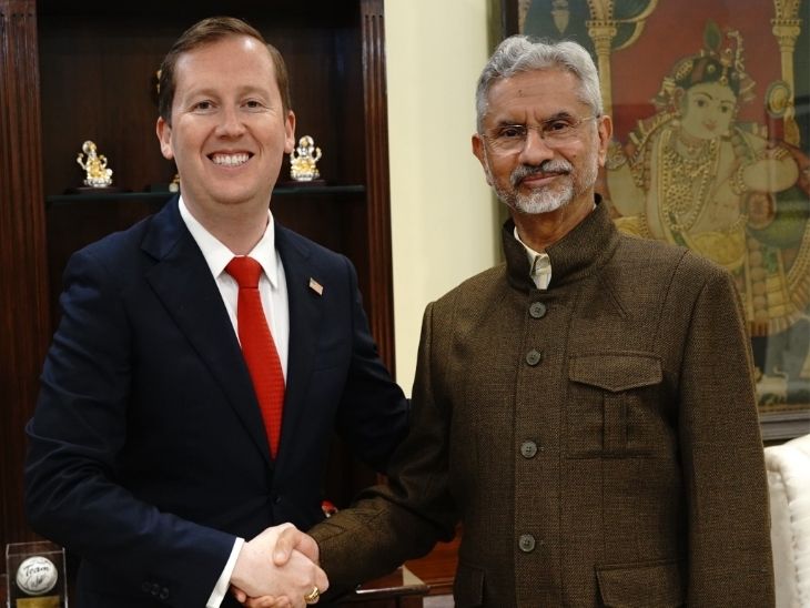 अमेरिकी राजदूत इंडियन आर्मी के कमांड ऑफिस जाएंगे:  यूबीटी सांसद ने सवाल उठाए, लिखा- भारत के फैसले अमेरिका से प्रभावित होते हैं, ये उसका उदाहरण