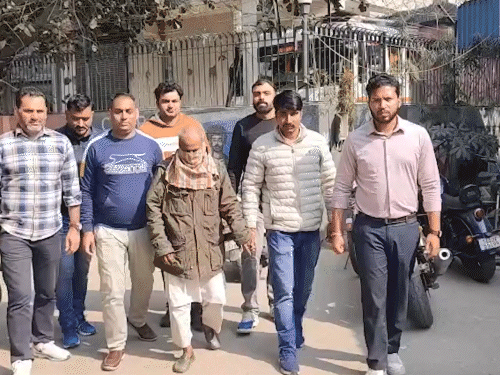 दिल्ली पुलिस ने 11 फरवरी को आरोपी कमरुद्दीन को गिरफ्तार किया था। - Dainik Bhaskar