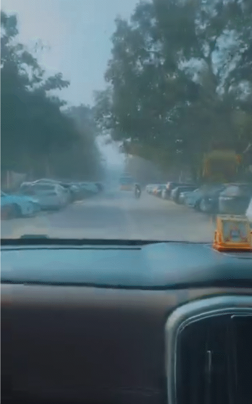 साहिल को टक्कर मारने से पहले कार एक बस से टकराने से बची थी।