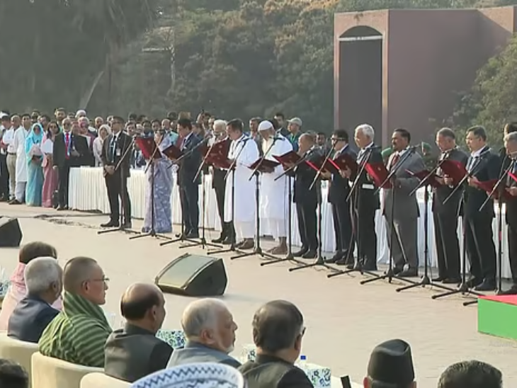 राष्ट्रपति मोहम्मद शहाबुद्दीन ने मंत्रिमंडल के सदस्यों को शपथ दिलाई।