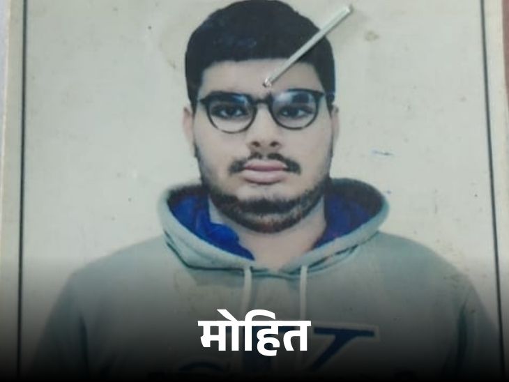 घटना में सीकर के नीमकाथाना निवासी मोहित (23) पुत्र कमलेश और भरतपुर के कुम्हेर निवासी वीरेन्द्र (40) पुत्र बोधुराम की मौत हो गई।