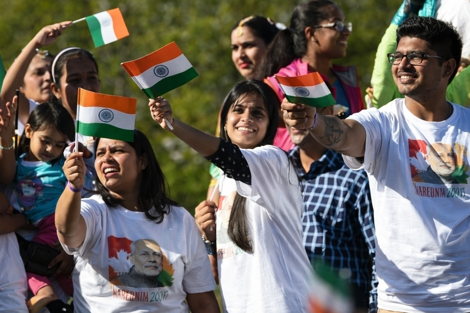 कनाडा में विदेशी मूल के 83 लाख लोग रहते हैं, जिनमें से 13 लाख भारतीय मूल के हैं।