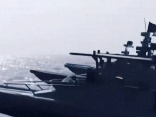 ईरान ने मंगलवार को होर्मुज जलडमरूमध्य, फारस की खाड़ी और ओमान सागर में नौसैनिक अभ्यास किया।