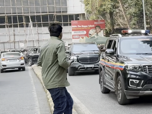 लगातार तीसरे दिन सलमान खान पिता को देखने लीलावती अस्पताल पहुंचे।