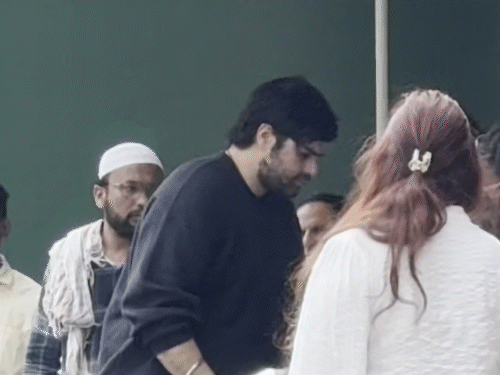 अलवीरा और अतुल के बेटे अयान भी गुरुवार को हॉस्पिटल पहुंचे थे।