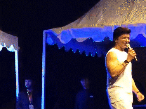 आर्टिस्ट ने अपने हिट नंबर्स से फेस्ट के समापन पर स्टूडेंट्स के उत्साह को नई उंचाईयां दी।