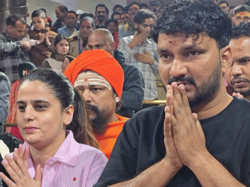 संध्या और शयन आरती के लिए प्रति व्यक्ति 250-250 रुपए लगेंगे।