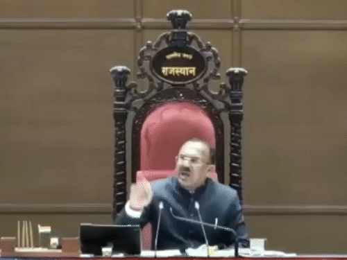 गुरुवार को भी सदन को व्यवस्थित तरीके से चलाने के लिए स्पीकर वासुदेव देवनानी लगातार विधायकों को शांत कराते रहे।