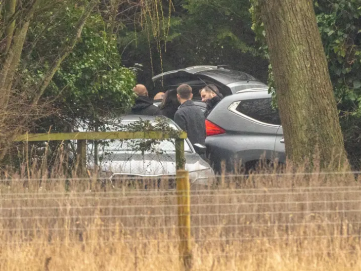 एंड्रयू को पकड़ने के लिए गुरुवार सुबह सादे कपड़े में पुलिस पहुंची थी।