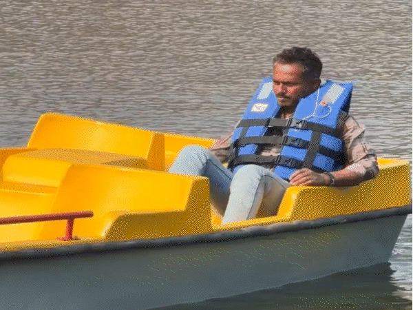 आमेर के मावठे में लगभग 20 साल के लंबे इंतजार के बाद बोटिंग सेवा का ट्रायल संचालन शुरू हो गया है।