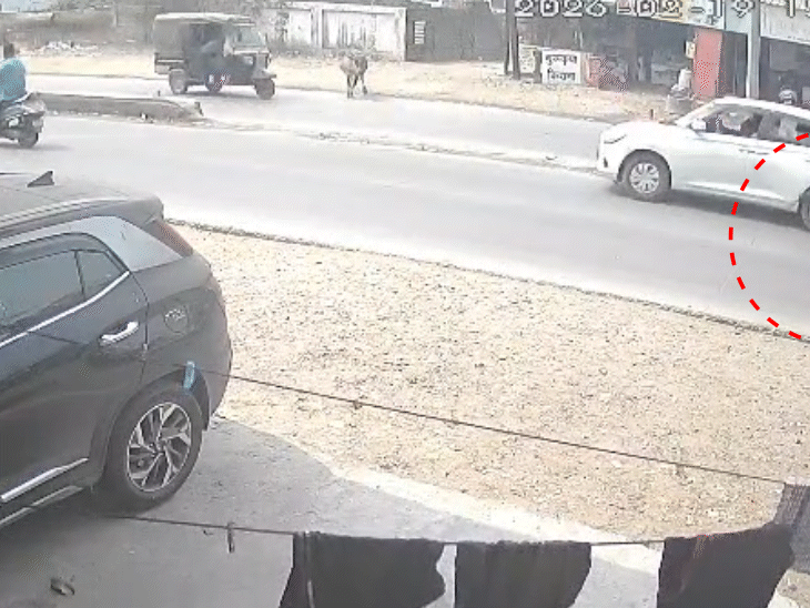 Girl Hit By Car in Madhya Pradesh; Speeding Driver Flees | Narmadapuram
