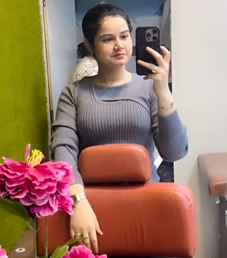 खुशनुमा अंसारी दिल्ली में नेहा मेकओवर नाम से ब्यूटी पार्लर भी चलाती थी।