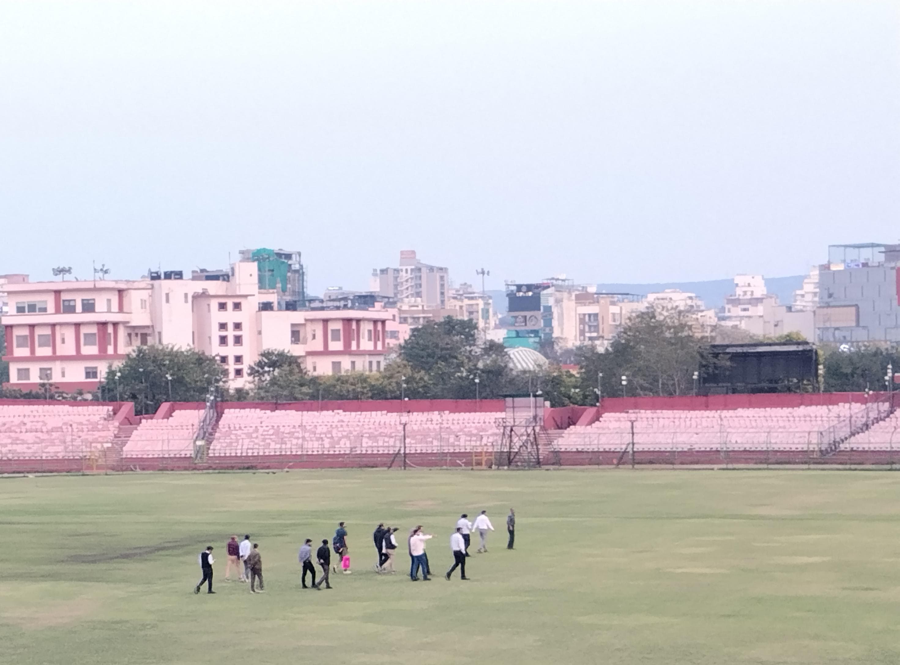 MNIT और PWD के अधिकारियों ने स्टेडियम का निरीक्षण में किया।