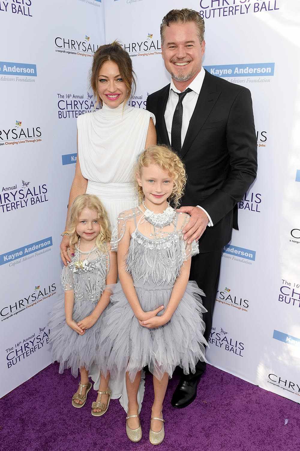 ডেন 2004 সালে আমেরিকান অভিনেত্রী রেবেকা গেহার্টকে বিয়ে করেন। ডেন এবং গেহার্টের দুই মেয়ে, বিলি এবং জর্জিয়া।