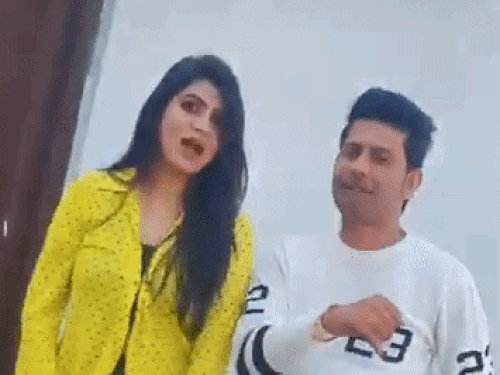 'जीजा जी' सॉन्ग को लेकर सोनिका सिंह और मीता बरोदा के बीच विवाद चल रहा है।