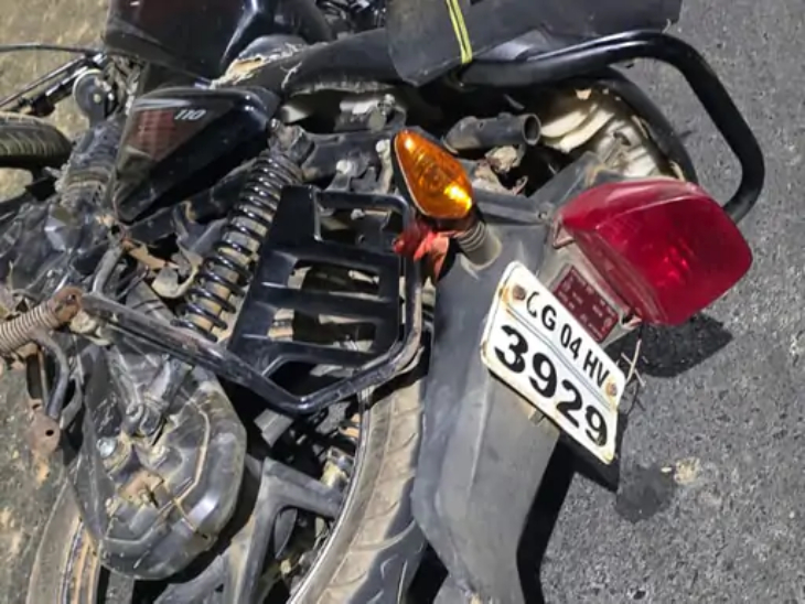 इसी बाइक से दोनों घर की ओर जा रहे थे।