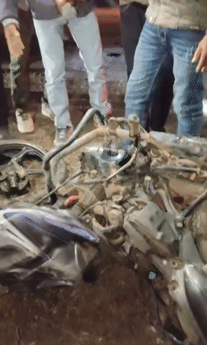 हादसे में शिकार चार लोगों एक ही बाइक पर सवार थे।