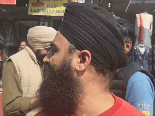 ऑटो चालक ने पुलिस पर लगाए गंभीर आरोप।