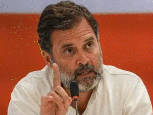 कांग्रेस ने भारत-अमेरिटा ट्रेड डील पर केंद्र सरकार पर सवाल उठाए हैं। - Dainik Bhaskar