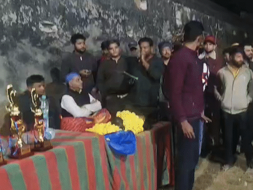 मकराना किंग पिजन 2025 प्रतियोगिता की फोटो। यहां ऐसी कई अवैध प्रतियोगिताएं होती हैं।