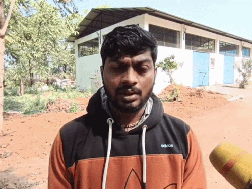 संगीता की हत्या के बारे में जानकारी देता उसका छोटा भाई विकास।