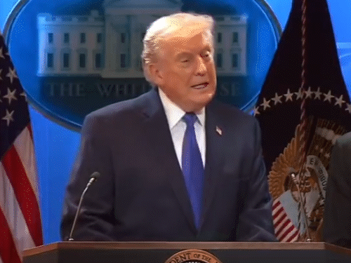 अमेरिकी सुप्रीम कोर्ट के टैरिफ रद्द करने के फैसले के तीन घंटे बाद ट्रम्प ने प्रेस कांफ्रेंस करके नए टैरिफ का ऐलान किया। - Dainik Bhaskar