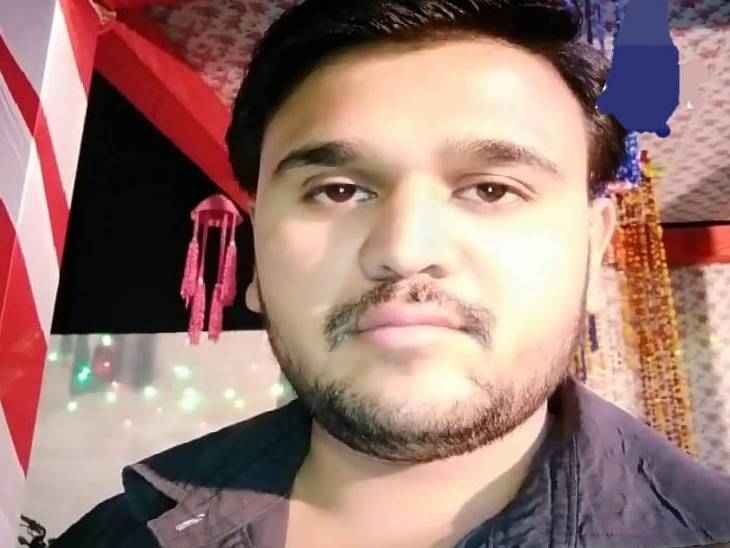 तारिक MBA कर चुका था। वह प्रतियोगी परीक्षाओं की तैयारी कर रहा था।