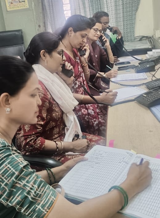 विषय विशेषज्ञ परीक्षा से एक दिन पहले तक उपस्थित रहते हैं।