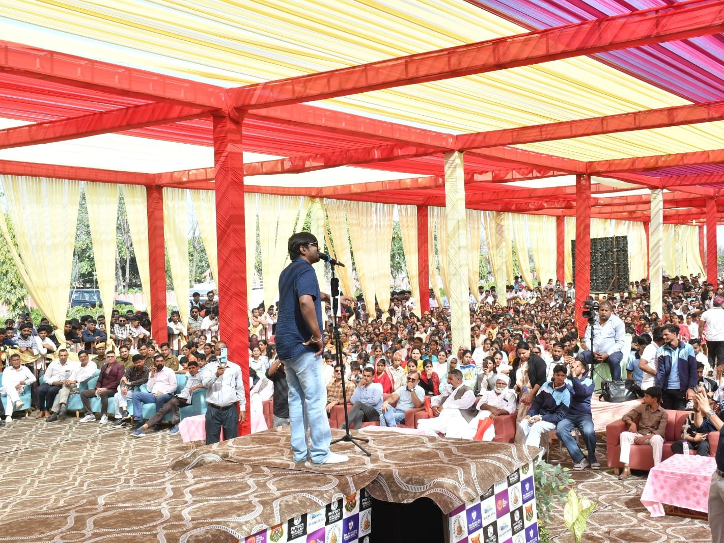 मेले में किसानों को उन्नत गेहूं और जौ की किस्मों पर विस्तार से जानकारी दी गई।