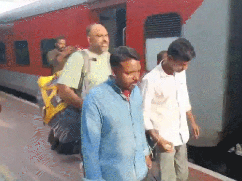 8 Suspected Terrorists Arrested