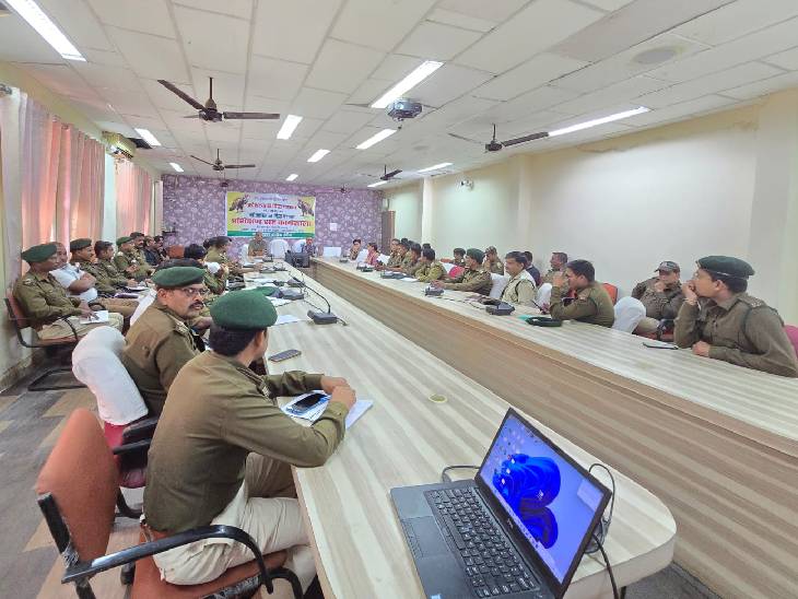 13 फरवरी को इंदौर वन मंडल की टीम ने इंदौर के मास्टर ट्रेनर से सीखी तकनीक।