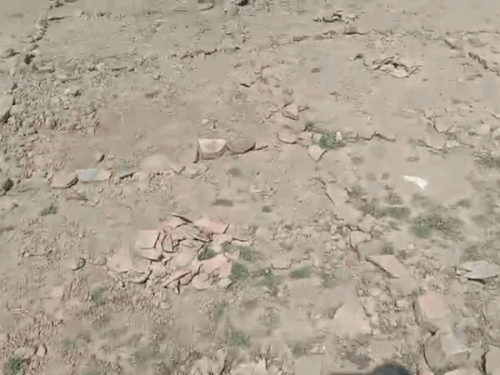 मंदिर परिसर और इसके आसपास मिट्टी से बने बर्तनों के टुकड़े मिले हैं। अब इनके काल की गणना के लिए वैज्ञानिक अध्ययन किया जाएगा।