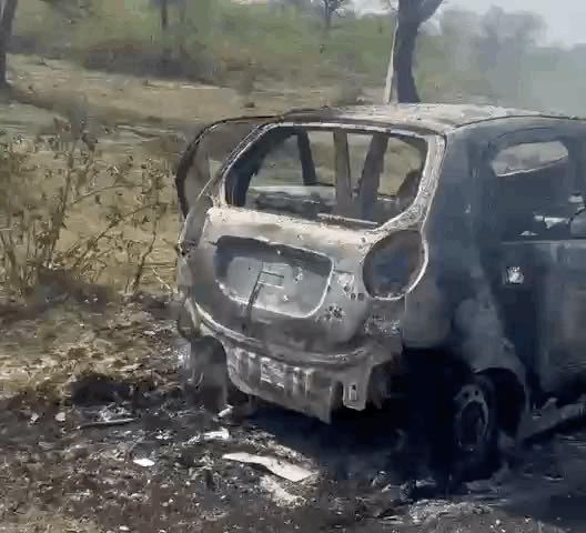 फायर ब्रिगेड के पहुंचने से पहले आग जलकर राख हो गई