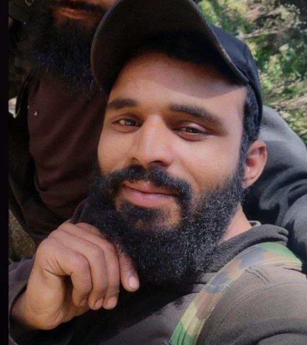 सोशल मीडिया पर सैफुल्लाह की यह तस्वीर वायरल है।