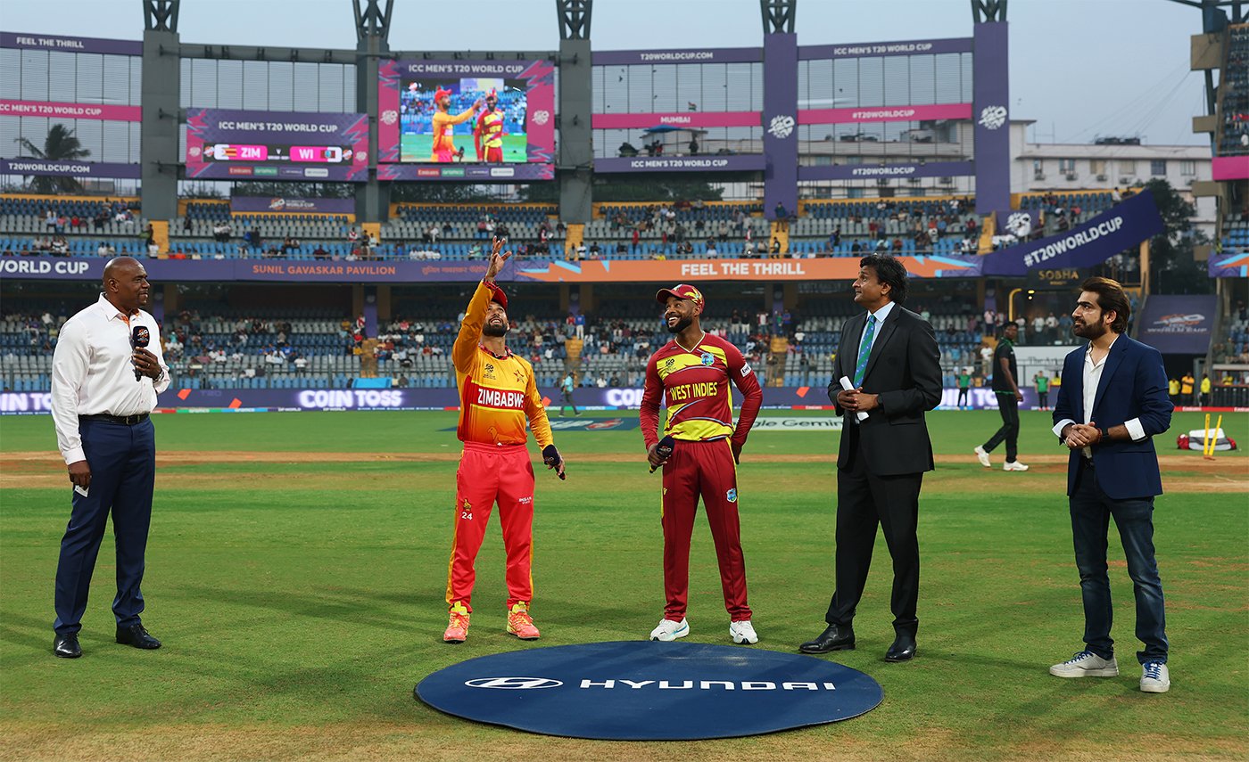 टॉस का सिक्का उछालते जिम्बाब्वे के कप्तान सिकंदर रजा। (फोटो- जिम्बाब्वे क्रिकेट।)