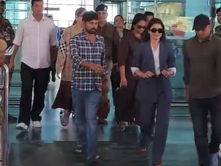 एक्ट्रेस रश्मिका मंदाना सोमवार सुबह करीब 10 बजे उदयपुर के डबोक एयरपोर्ट पहुंचीं।