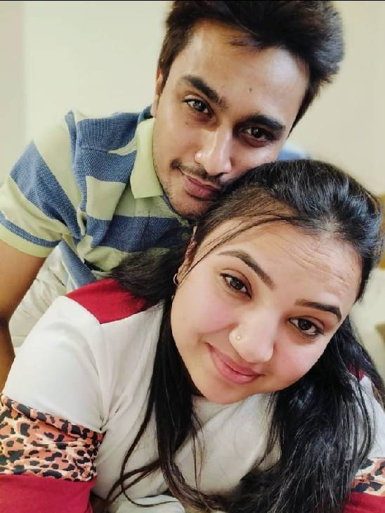 पीड़िताओं ने बताया कि चंदन यादव भी अमरीन के साथ ही रहता था।