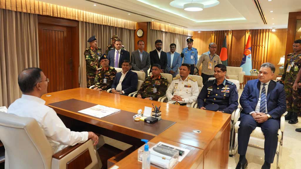 प्रधानमंत्री तारिक रहमान ने सोमवार को आर्म्ड फोर्स डिवीजन में पदभार ग्रहण किया।