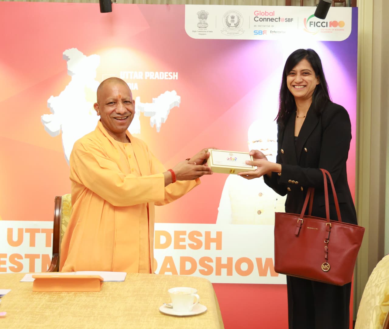 UP CM Yogi Adityanath Invites Investment in Singapore | Meets 25 CEOs