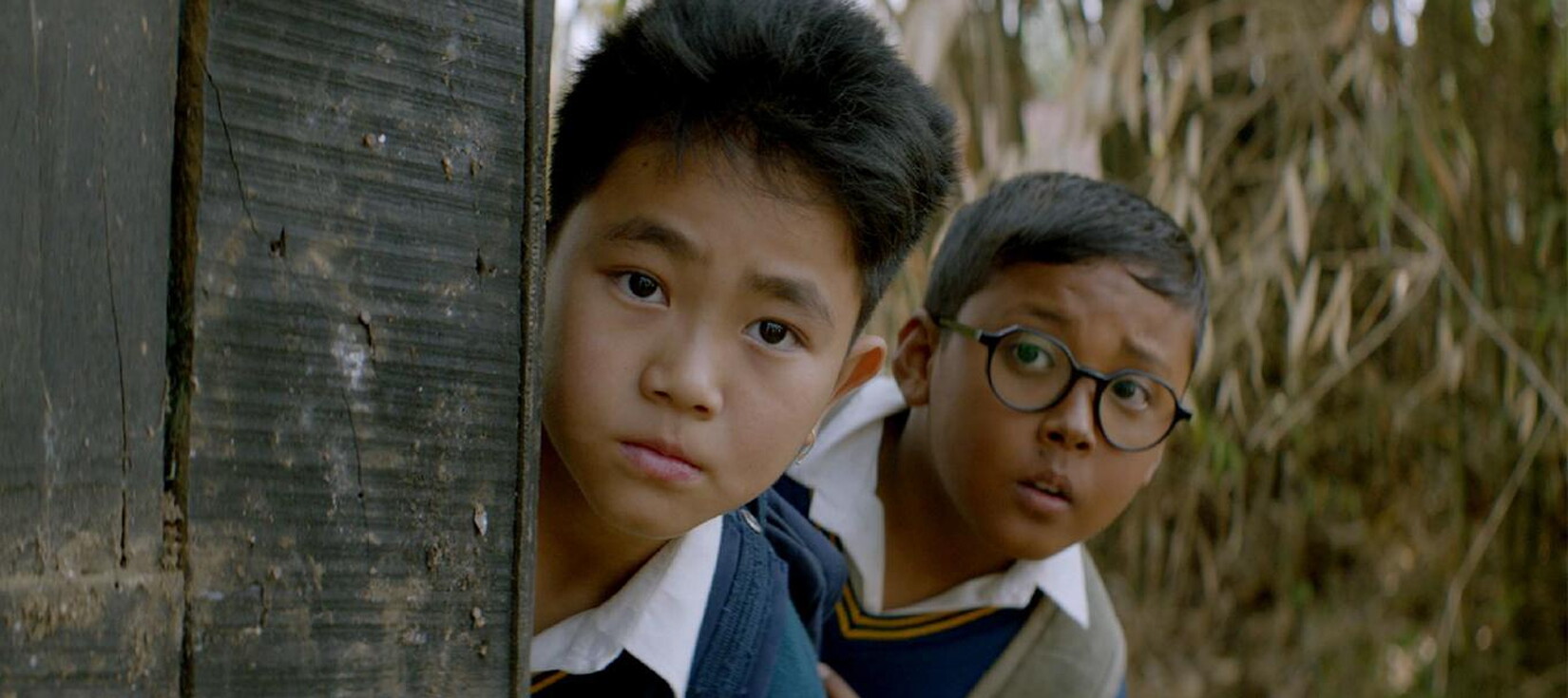 फिल्म एक स्कूली छात्र बूंग के बारे में है।