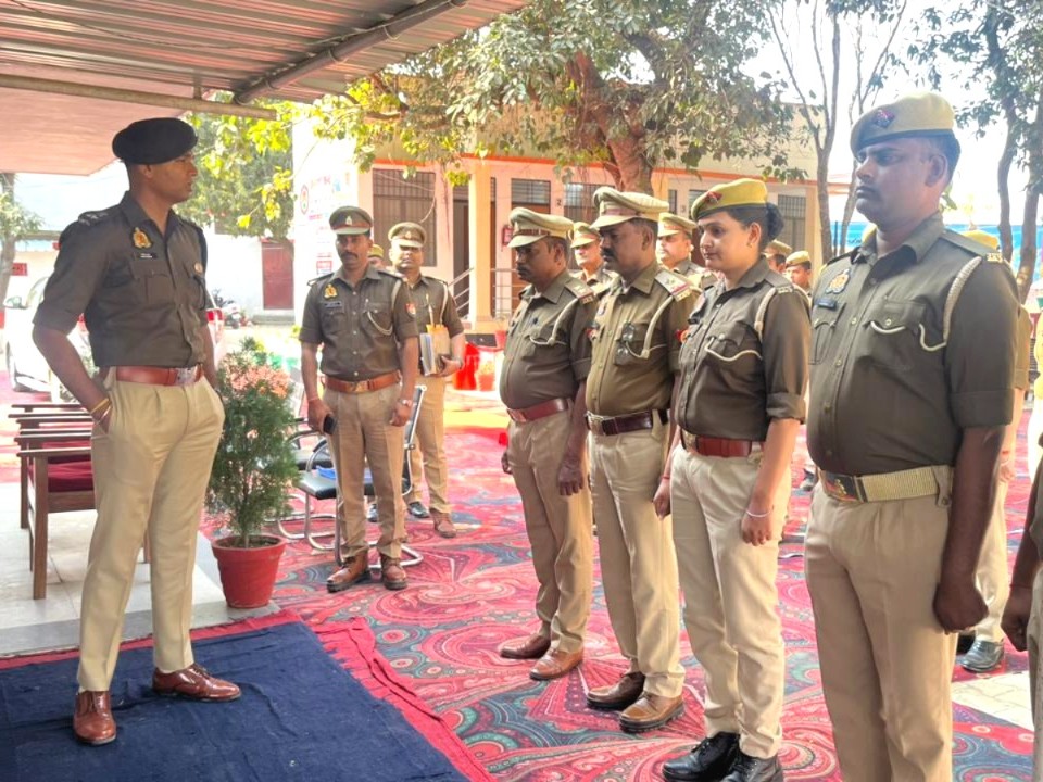 Devariya Rajkumar Devariya SP Inspects Bhatpar Rani Station | Crime Control Directives